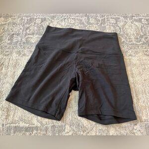 Lululemon Size 8 Align Shorts 4”